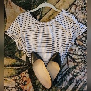 Worthington flowy white and black stripe blouse